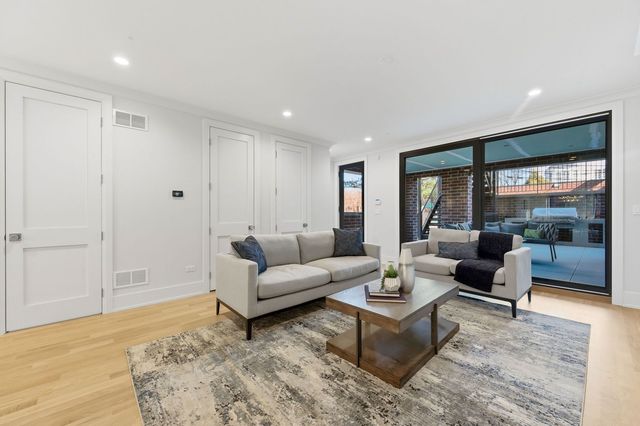 1849 N Mohawk Street 1, Chicago, IL 60614