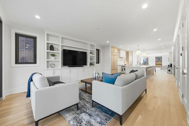 1849 N Mohawk Street 1, Chicago, IL 60614