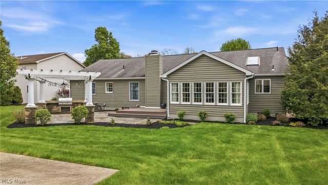 100 Forest Hill Drive, Hubbard, OH 44425