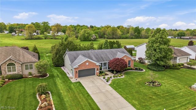 100 Forest Hill Drive, Hubbard, OH 44425