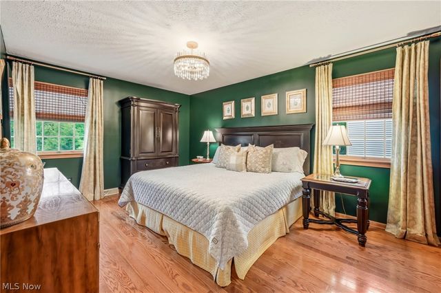 100 Forest Hill Drive, Hubbard, OH 44425