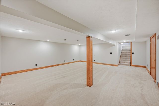 100 Forest Hill Drive, Hubbard, OH 44425