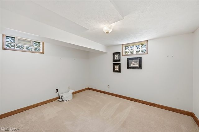 100 Forest Hill Drive, Hubbard, OH 44425