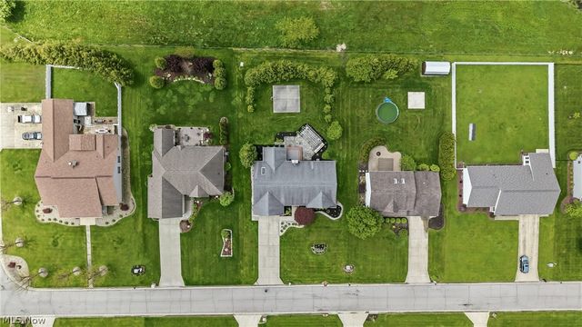 100 Forest Hill Drive, Hubbard, OH 44425