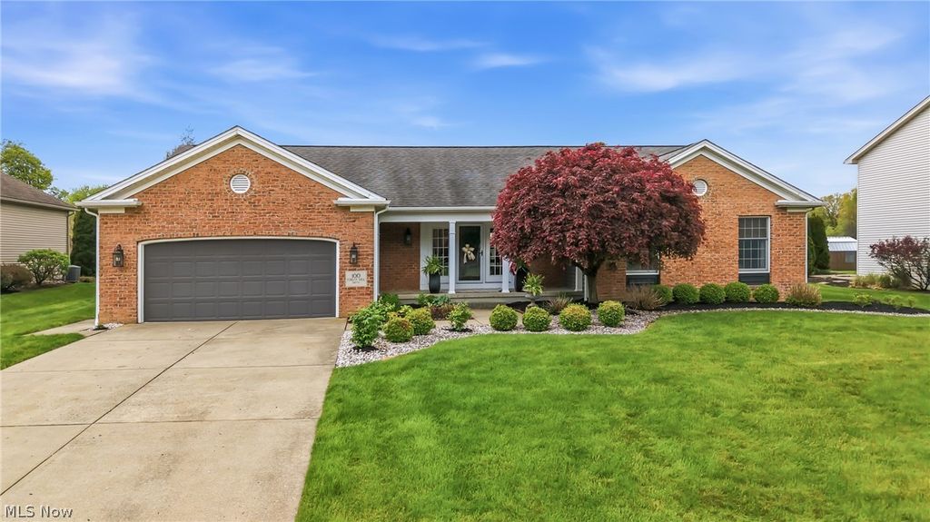 100 Forest Hill Drive, Hubbard, OH 44425