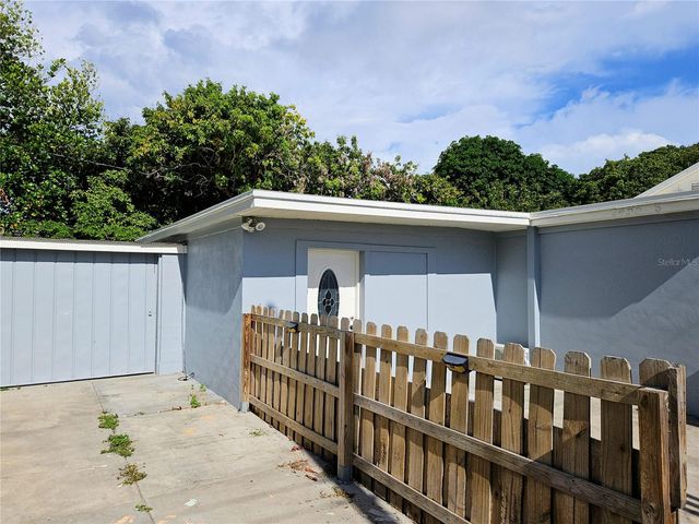 2455 8TH AVENUE N 3, St Petersburg, FL 33713