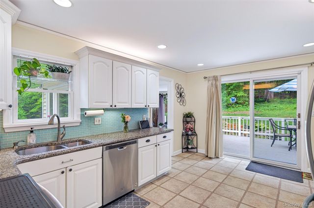 23 Cobey Terrace, Poughkeepsie, NY 12601