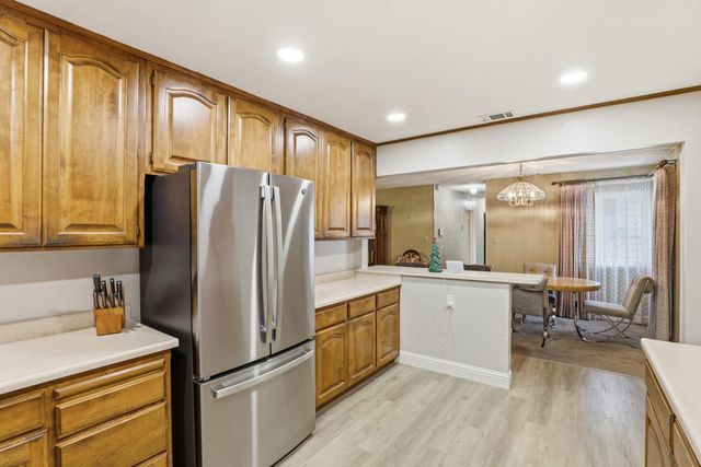 8945 Rosewood Dr, Sacramento, CA 95826