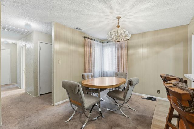 8945 Rosewood Dr, Sacramento, CA 95826