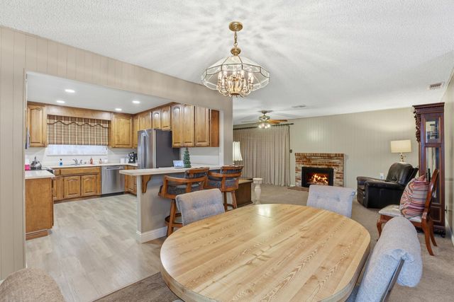 8945 Rosewood Dr, Sacramento, CA 95826