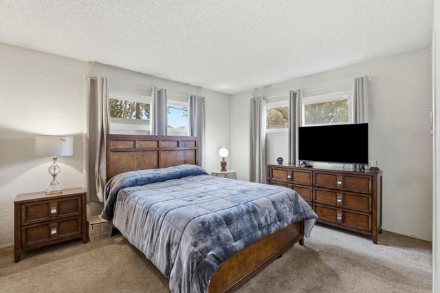 8945 Rosewood Dr, Sacramento, CA 95826