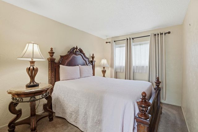 8945 Rosewood Dr, Sacramento, CA 95826