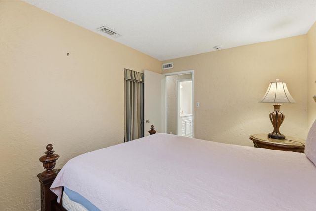 8945 Rosewood Dr, Sacramento, CA 95826