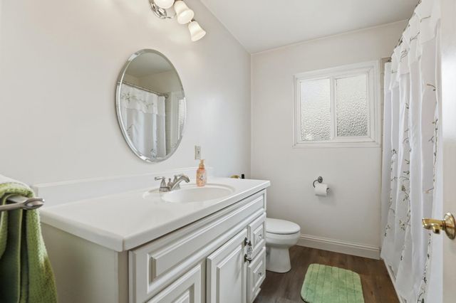 8945 Rosewood Dr, Sacramento, CA 95826