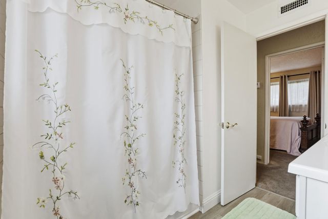 8945 Rosewood Dr, Sacramento, CA 95826