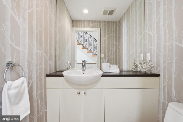 4135 YUMA ST NW, Washington, DC 20016