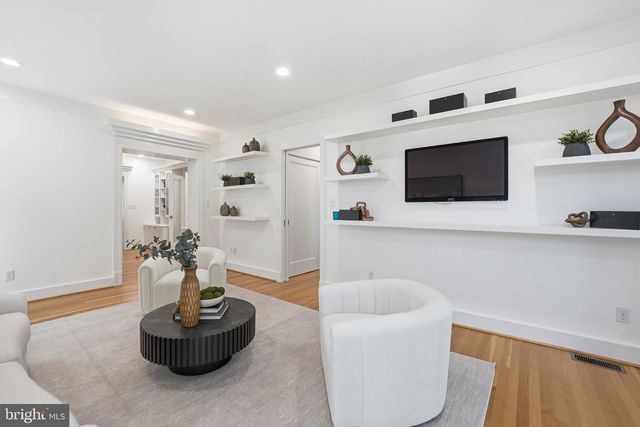 4135 YUMA ST NW, Washington, DC 20016