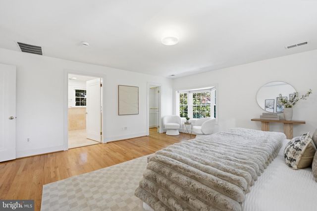 4135 YUMA ST NW, Washington, DC 20016