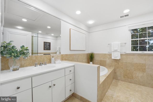 4135 YUMA ST NW, Washington, DC 20016