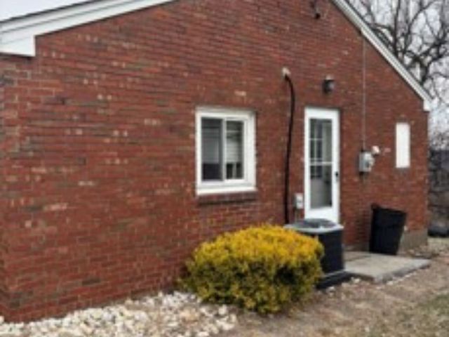 116 Delrose Dr, Liberty Boro, PA 15133
