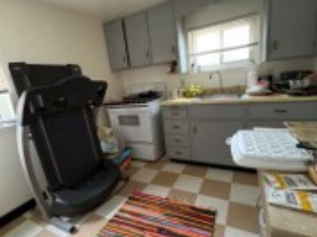 116 Delrose Dr, Liberty Boro, PA 15133