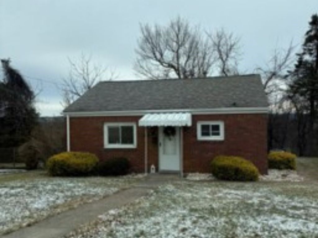 116 Delrose Dr, Liberty Boro, PA 15133