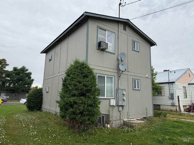 766 SE 4th Street, Ontario, OR 97914
