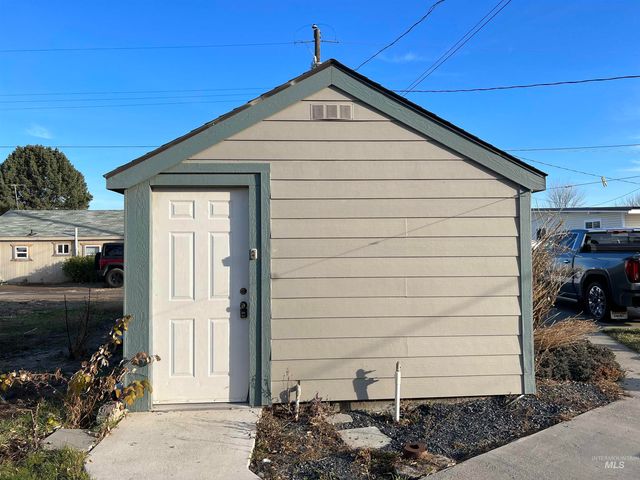 766 SE 4th Street, Ontario, OR 97914