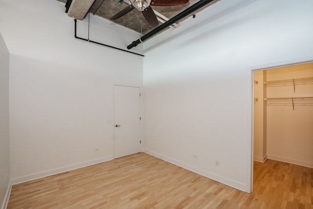 320 E 21ST Street 807, Chicago, IL 60616