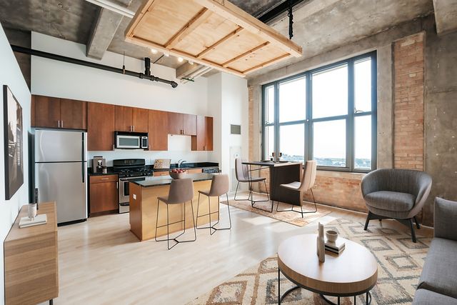 320 E 21ST Street 807, Chicago, IL 60616