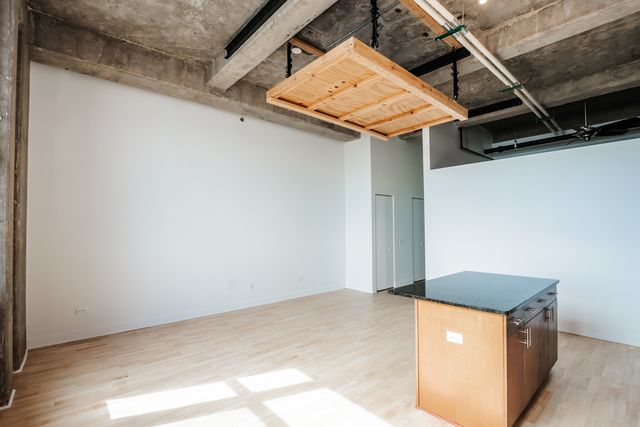 320 E 21ST Street 807, Chicago, IL 60616