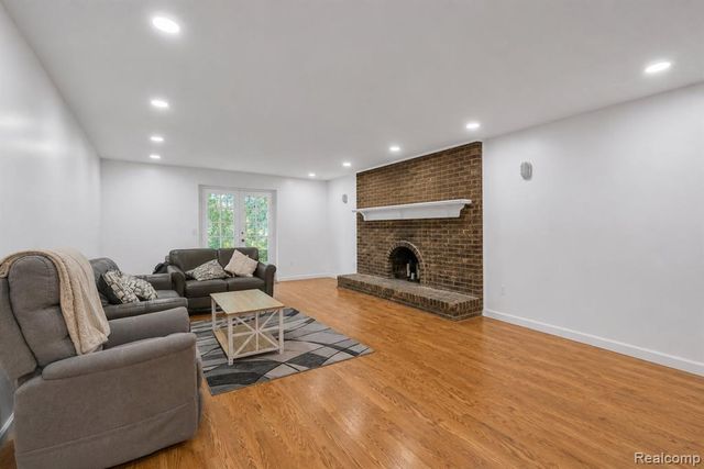 18823 Millar Road, Clinton Township, MI 48036