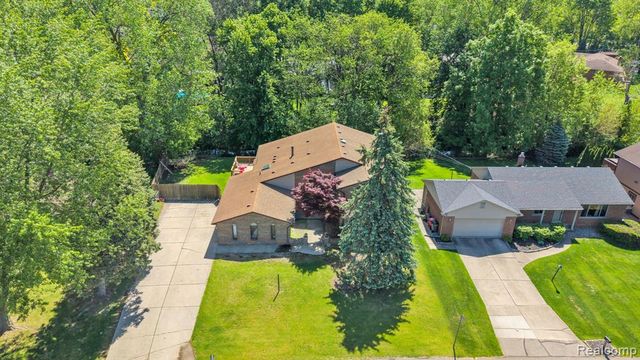18823 Millar Road, Clinton Township, MI 48036