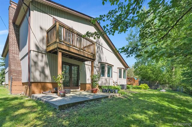 18823 Millar Road, Clinton Township, MI 48036