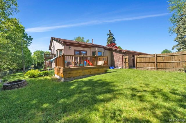 18823 Millar Road, Clinton Township, MI 48036