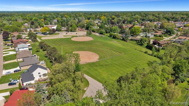 18823 Millar Road, Clinton Township, MI 48036