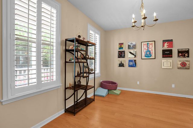 1379 ISLAND TOWN DR, Memphis, TN 38103