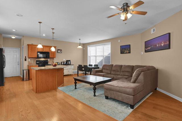 1379 ISLAND TOWN DR, Memphis, TN 38103