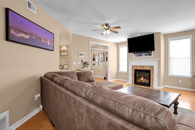 1379 ISLAND TOWN DR, Memphis, TN 38103