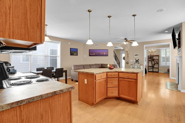 1379 ISLAND TOWN DR, Memphis, TN 38103