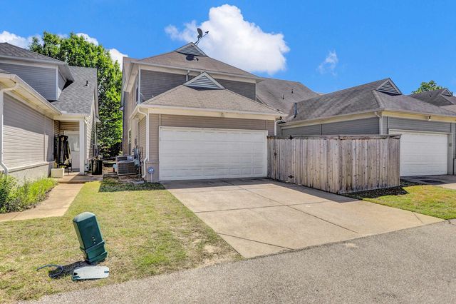 1379 ISLAND TOWN DR, Memphis, TN 38103