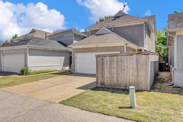 1379 ISLAND TOWN DR, Memphis, TN 38103