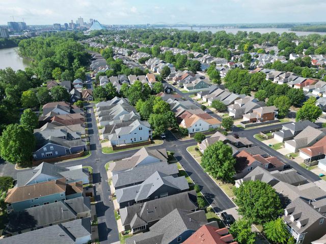 1379 ISLAND TOWN DR, Memphis, TN 38103