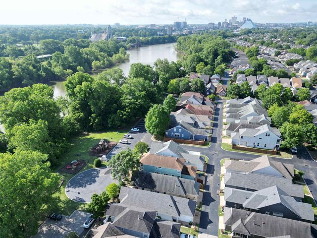 1379 ISLAND TOWN DR, Memphis, TN 38103