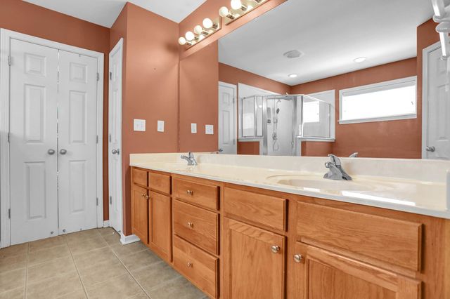 1379 ISLAND TOWN DR, Memphis, TN 38103