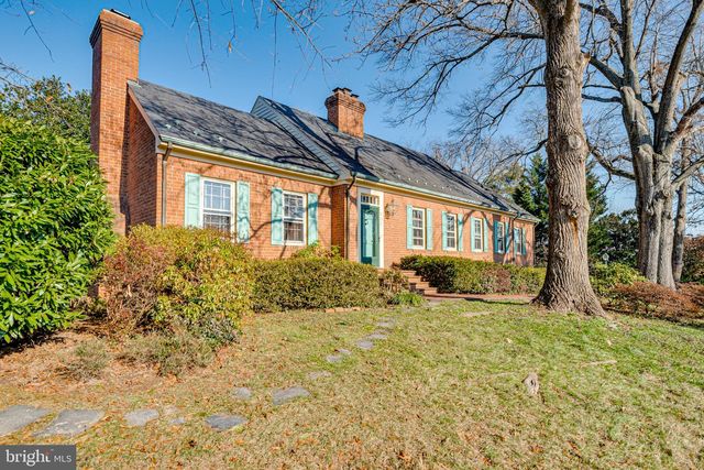 901 JANNEYS LN, Alexandria, VA 22302
