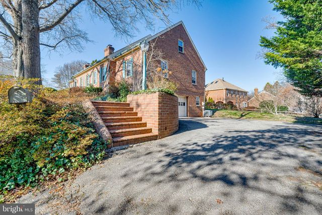 901 JANNEYS LN, Alexandria, VA 22302