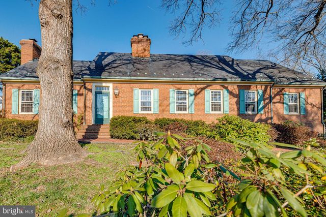 901 JANNEYS LN, Alexandria, VA 22302
