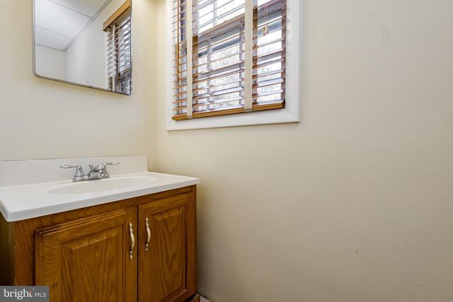 901 JANNEYS LN, Alexandria, VA 22302