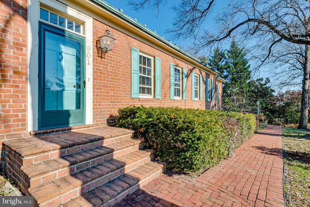 901 JANNEYS LN, Alexandria, VA 22302